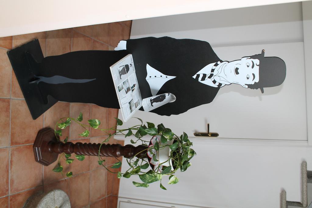 Tamara Charlie Chaplin Bed & Breakfast エクステリア 写真